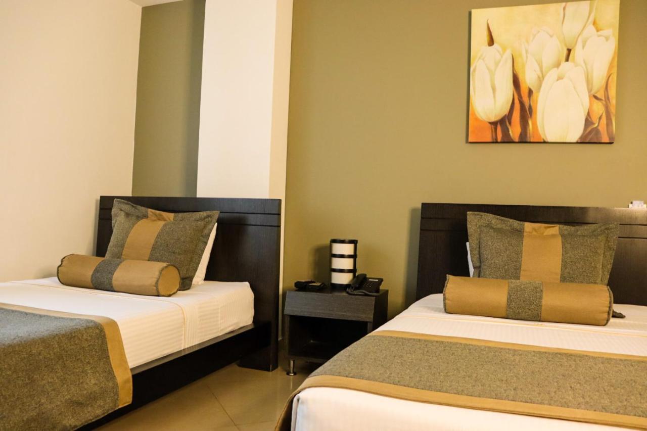 Hotel Medellin Gold Экстерьер фото
